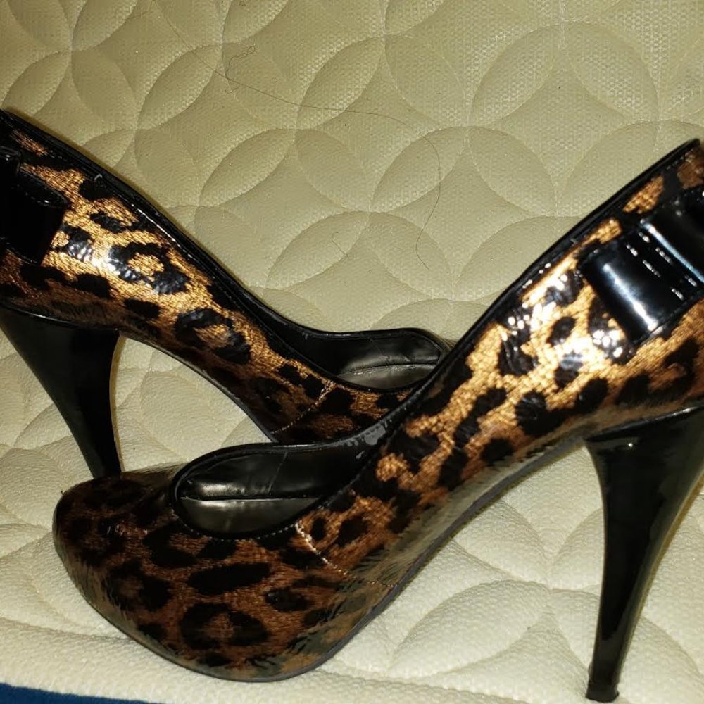 High heel Steve Madden shoe